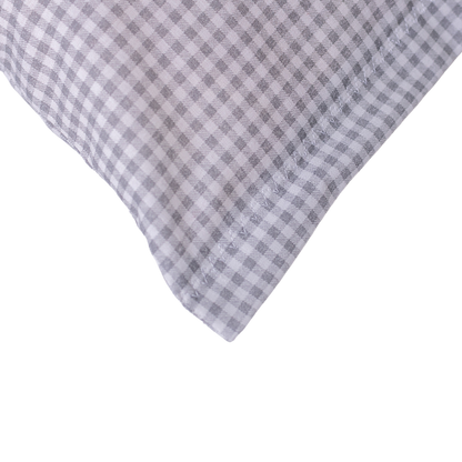 Baumwoll Zirbenkissen grau/weiß kleinkariert mit versch. Hirschkopf-Motiven - 30x20 cm